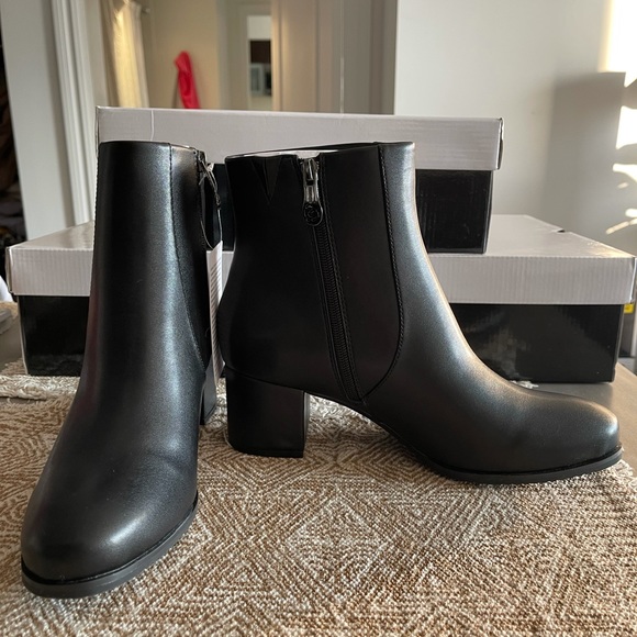 New Naturaliser Blondo Artic Noir Boots Size 9 - Picture 1 of 2